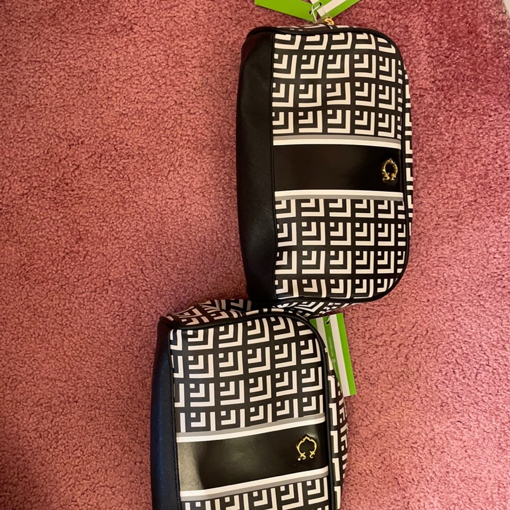 2 travel cosmetic bags